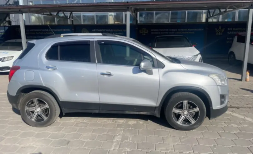 Chevrolet Tracker 2013 года за 5 500 000 тг. в Караганда фото 4