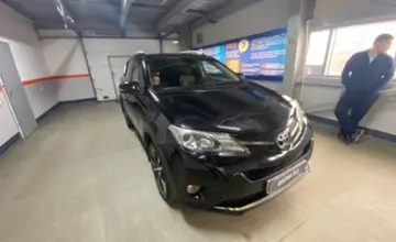 Toyota RAV4 2014 года за 9 000 000 тг. в Уральск фото 3