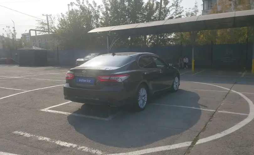 Toyota Camry 2020 года за 13 000 000 тг. в Алматы фото 3