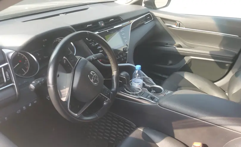 Toyota Camry 2020 года за 13 000 000 тг. в Алматы фото 5
