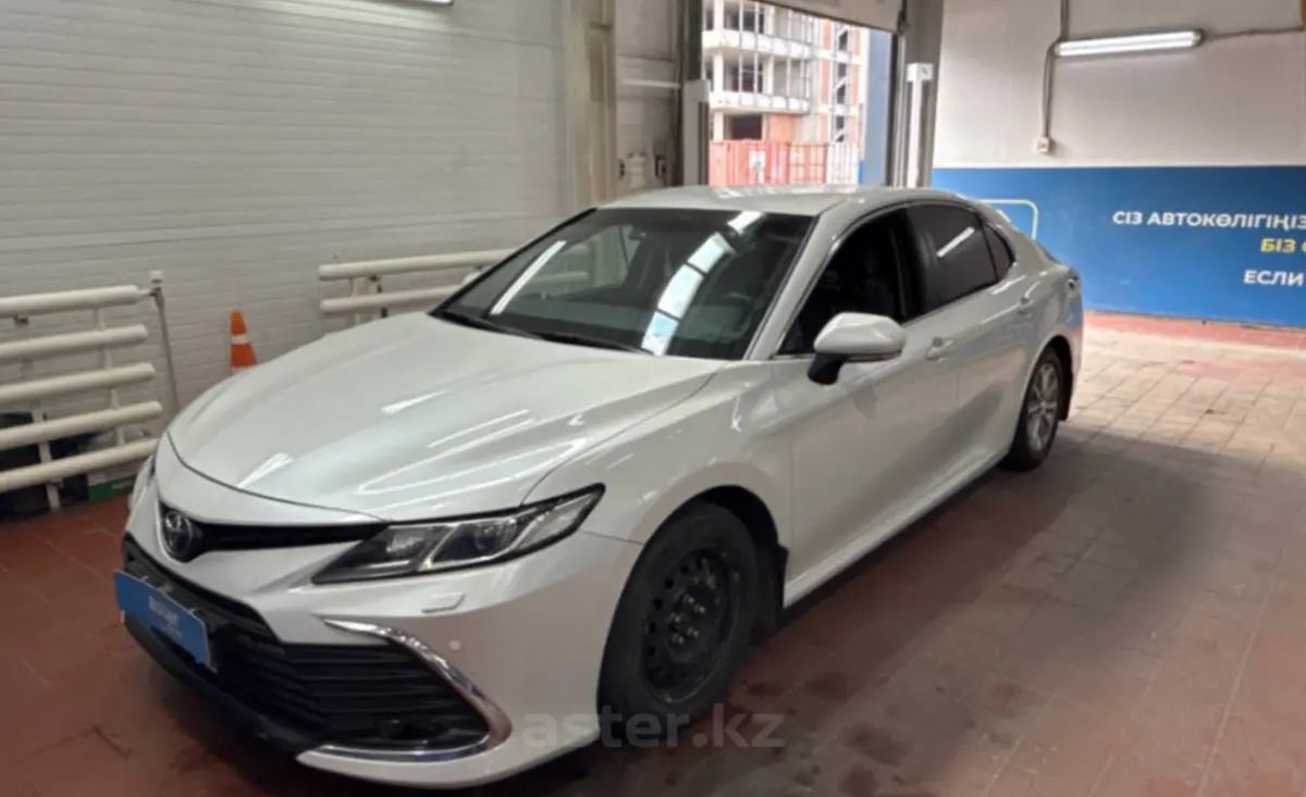 Toyota Camry 2019 года за 12 000 000 тг. в Астана