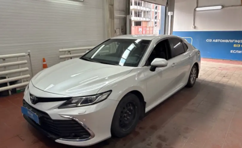 Toyota Camry 2019 года за 12 000 000 тг. в Астана