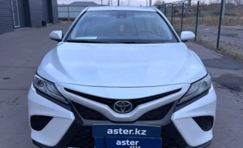 Toyota Camry 2018 года за 12 500 000 тг. в Петропавловск фото 2