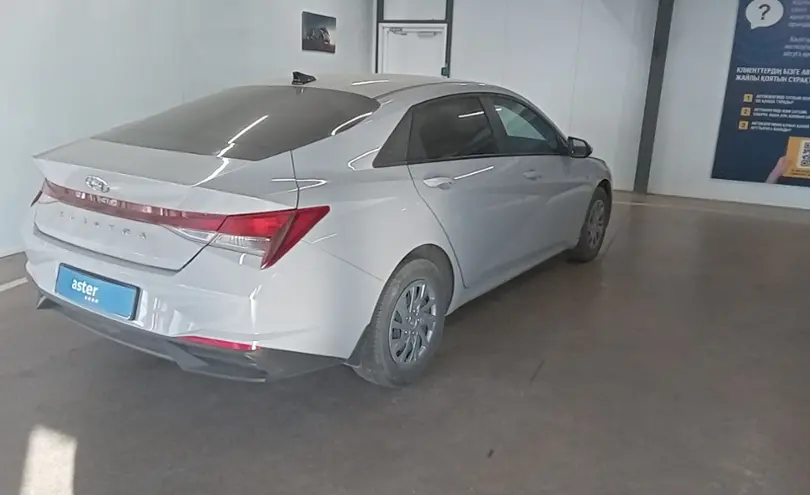 Hyundai Elantra 2021 года за 9 900 000 тг. в Астана фото 3