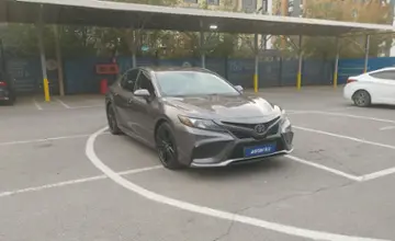 Toyota Camry 2021 года за 13 000 000 тг. в Алматы фото 2