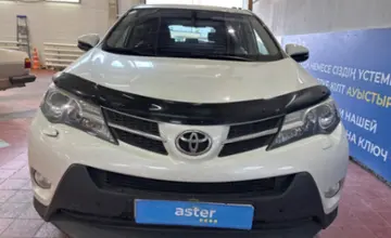 Toyota RAV4 2015 года за 10 500 000 тг. в Астана фото 2