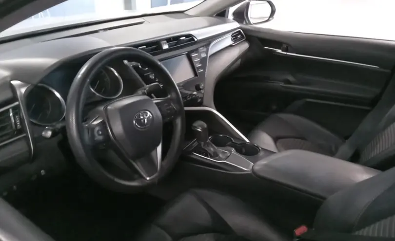 Toyota Camry 2019 года за 8 950 000 тг. в Астана фото 5
