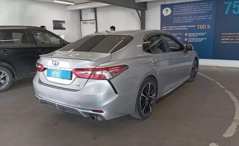 Toyota Camry 2019 года за 8 950 000 тг. в Астана фото 3