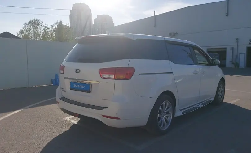 Kia Carnival 2015 года за 13 000 000 тг. в Шымкент фото 3