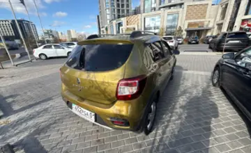 Renault Sandero 2017 года за 5 000 000 тг. в Астана