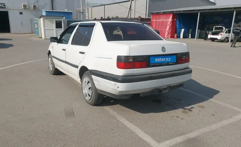 Volkswagen Vento 1996 года за 800 000 тг. в Шымкент фото 4