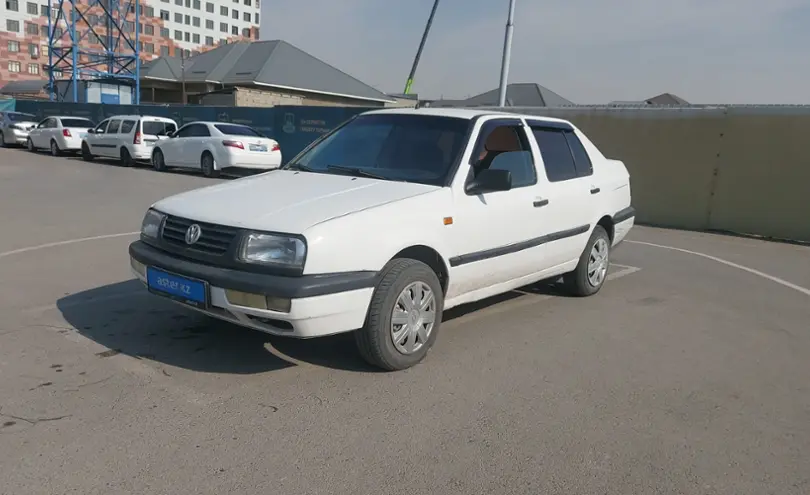 Volkswagen Vento 1996 года за 800 000 тг. в Шымкент