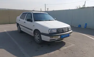 Volkswagen Vento 1996 года за 800 000 тг. в Шымкент фото 2