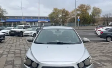 Chevrolet Aveo 2014 года за 3 000 000 тг. в Уральск фото 2