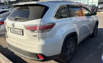 Toyota Highlander 2014 года за 14 000 000 тг. в Астана