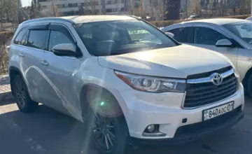 Toyota Highlander 2014 года за 14 000 000 тг. в Астана фото 3