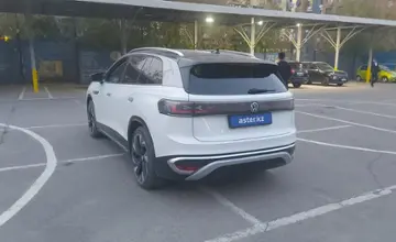 Volkswagen ID.6 2022 года за 13 000 000 тг. в Алматы фото 4