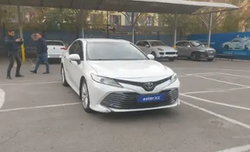 Toyota Camry 2019 года за 15 500 000 тг. в Алматы фото 2
