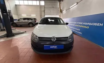 Volkswagen Polo 2015 года за 3 000 000 тг. в Астана фото 2
