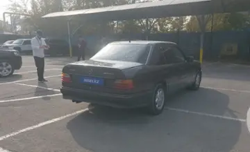 Mercedes-Benz W124 1991 года за 800 000 тг. в Алматы фото 3