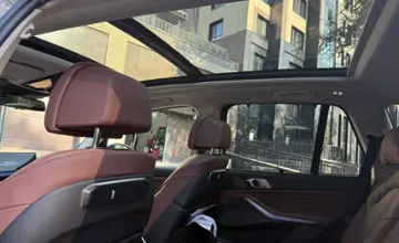 BMW X5 2023 года за 53 000 000 тг. в Алматы фото 4
