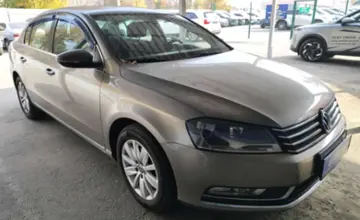 Volkswagen Passat 2014 года за 5 800 000 тг. в Алматы фото 3