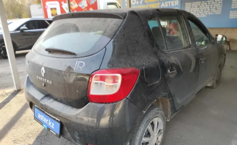 Renault Sandero 2015 года за 3 000 000 тг. в Алматы фото 5
