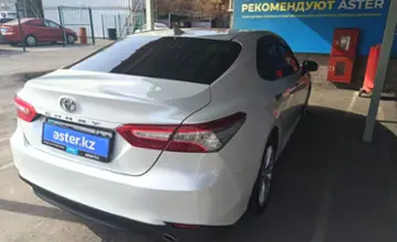 Toyota Camry 2021 года за 14 000 000 тг. в Алматы