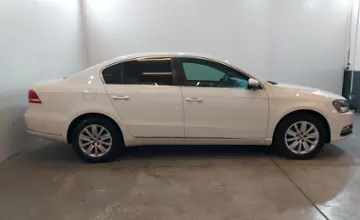 Volkswagen Passat 2014 года за 6 060 000 тг. в Усть-Каменогорск фото 4