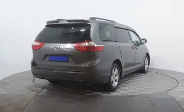 Toyota Sienna 2016 года за 13 250 000 тг. в Астана