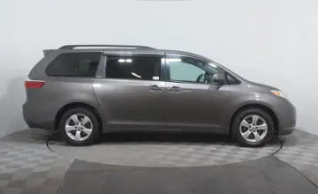 Toyota Sienna 2016 года за 13 250 000 тг. в Астана фото 4