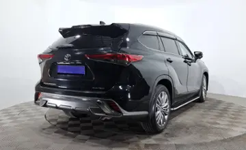 Toyota Highlander 2021 года за 19 590 000 тг. в Астана