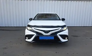 Toyota Camry 2021 года за 11 590 000 тг. в Алматы фото 2