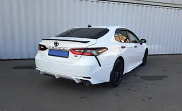 Toyota Camry 2021 года за 11 590 000 тг. в Алматы