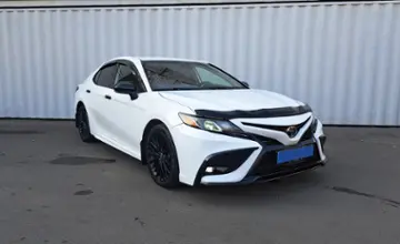 Toyota Camry 2021 года за 11 590 000 тг. в Алматы фото 3