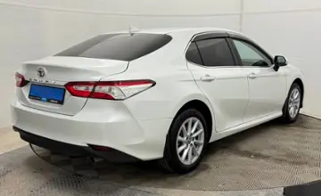 Toyota Camry 2021 года за 13 790 000 тг. в Актобе