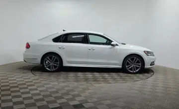 Volkswagen Passat 2018 года за 7 290 000 тг. в Алматы фото 4
