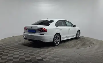 Volkswagen Passat 2018 года за 7 290 000 тг. в Алматы