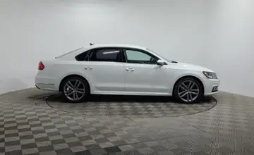 Volkswagen Passat 2018 года за 7 290 000 тг. в Алматы фото 4