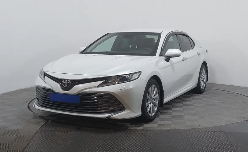 Toyota Camry 2019 года за 12 590 000 тг. в Астана