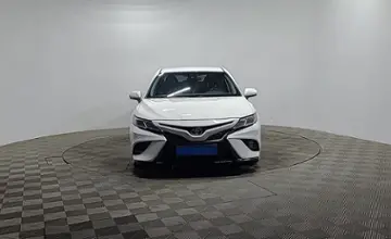 Toyota Camry 2018 года за 10 190 000 тг. в Алматы фото 2