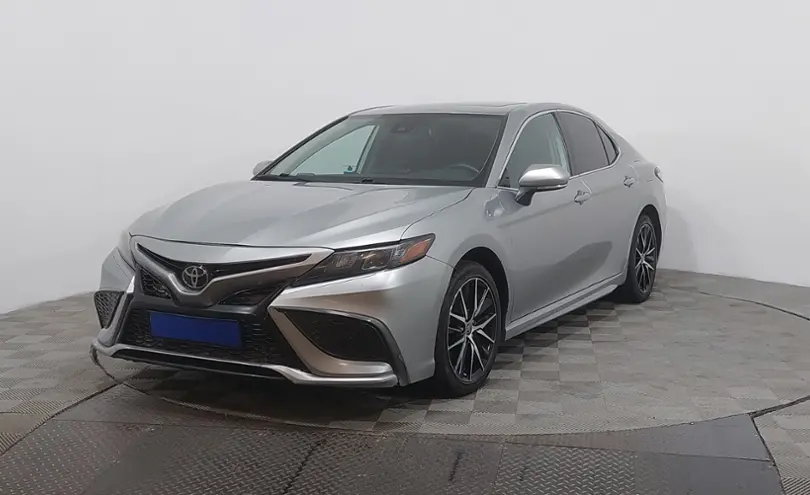 Toyota Camry 2022 года за 10 950 000 тг. в Астана