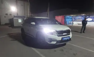 Kia Seltos 2021 года за 9 990 000 тг. в Шымкент фото 2