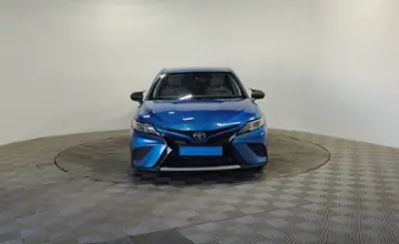 Toyota Camry 2020 года за 9 990 000 тг. в Алматы фото 2