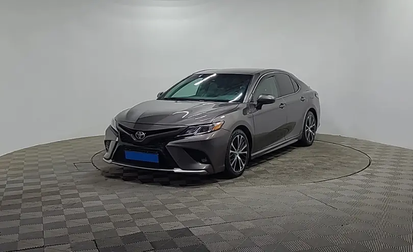 Toyota Camry 2019 года за 10 690 000 тг. в Алматы