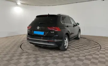 Volkswagen Tiguan 2017 года за 8 290 000 тг. в Шымкент