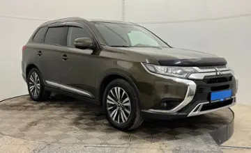 Mitsubishi Outlander 2019 года за 9 750 000 тг. в Актобе фото 3