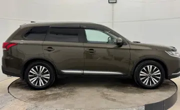 Mitsubishi Outlander 2019 года за 9 750 000 тг. в Актобе фото 4