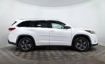 Toyota Highlander 2017 года за 16 990 000 тг. в Астана фото 4