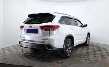 Toyota Highlander 2017 года за 16 990 000 тг. в Астана